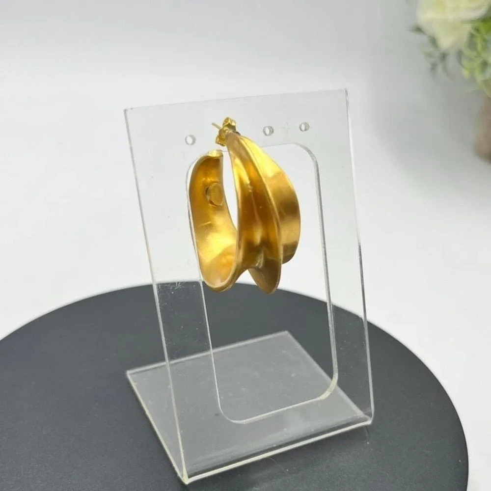 Kenneth Lane KJL Vintage Gold Tone Wider Hoop Clip on Earring  * Single - Picture 11 of 13